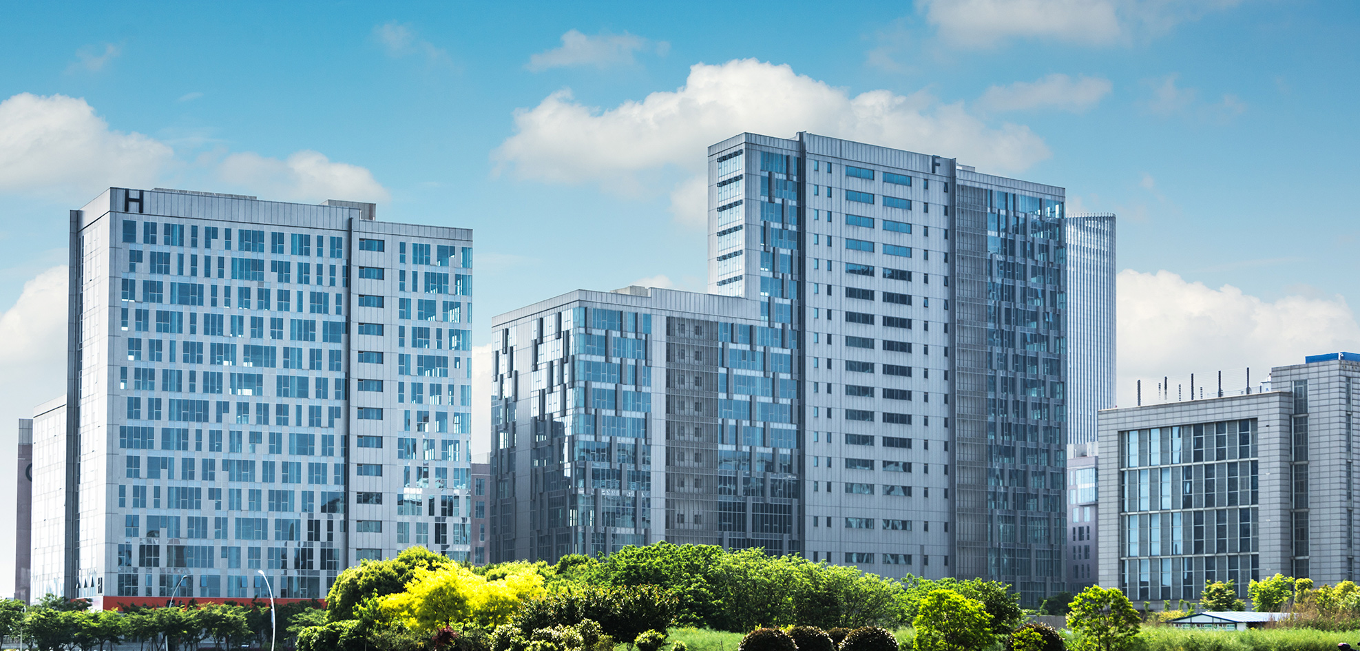 _-Why-Gurgaon-Is-the-First-Choice-for-IndiaΓÇÖs-Top-Real-Estate-Companies-_-_CV6YRQoUAmt4